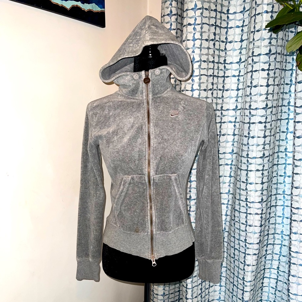 Nike Velvety Fitted Zip Hoodie
